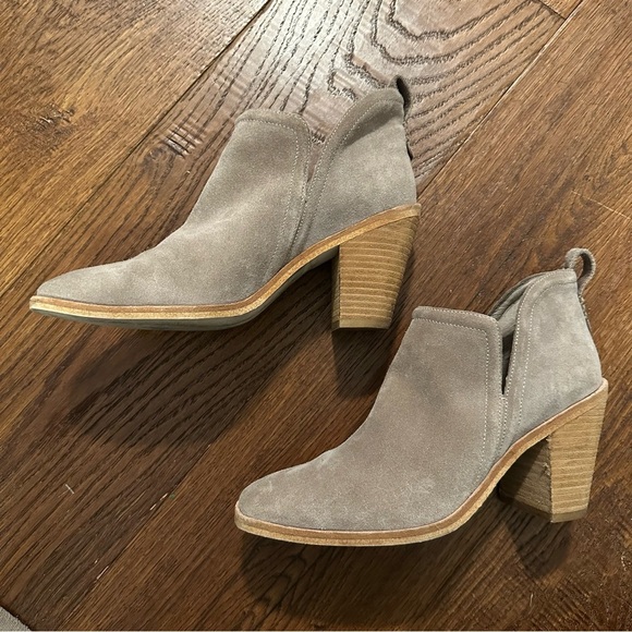 Jeffrey Campbell Rosalee Taupe Angled Stacked Heel Bootie Size 9 EUC - Picture 4 of 11